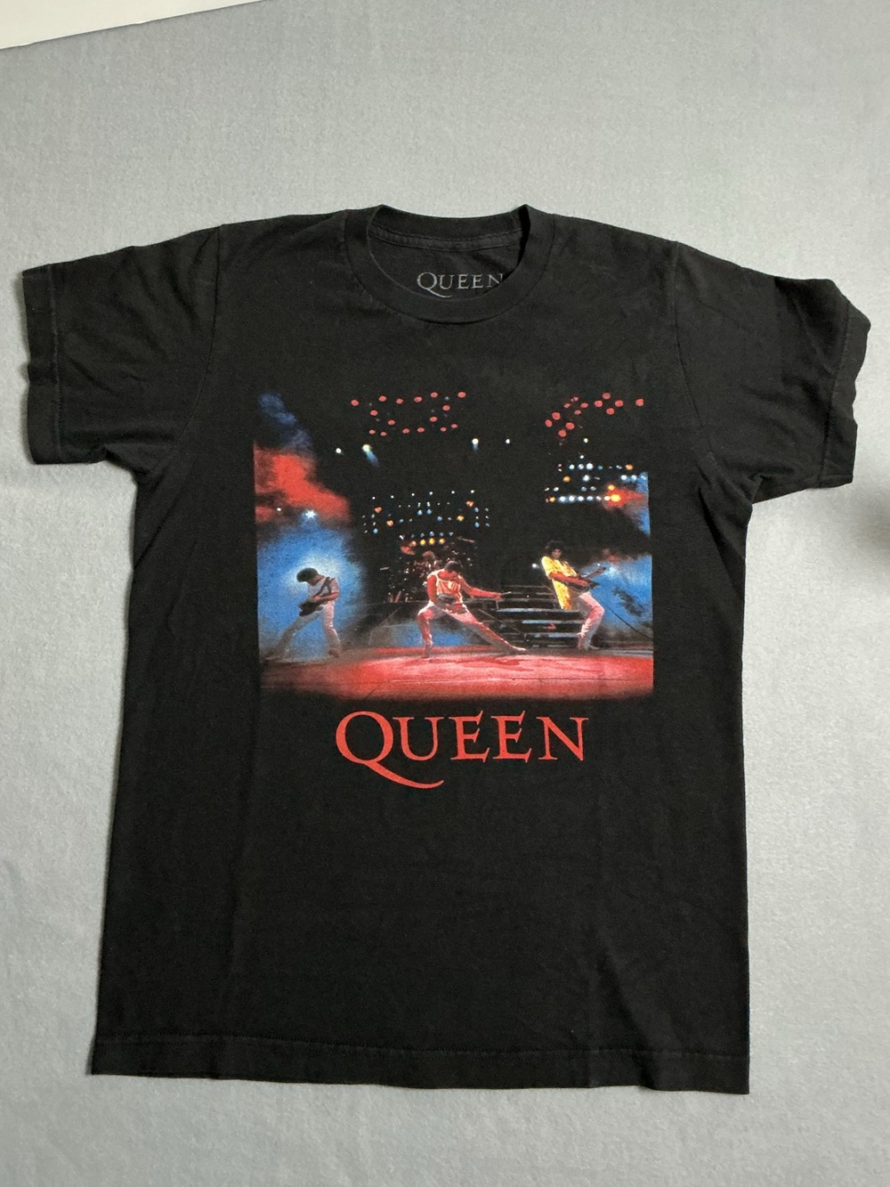 Queen Band Tee Live Concert Graphic T-Shirt Black Classic Rock Size Small